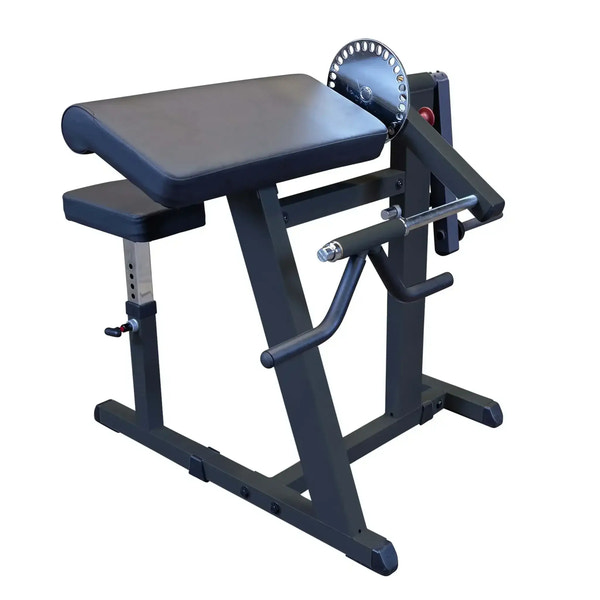 Schwarze Kraftstation mit gepolstertem Sitz und Gewichtsplatte für Homegym-Training