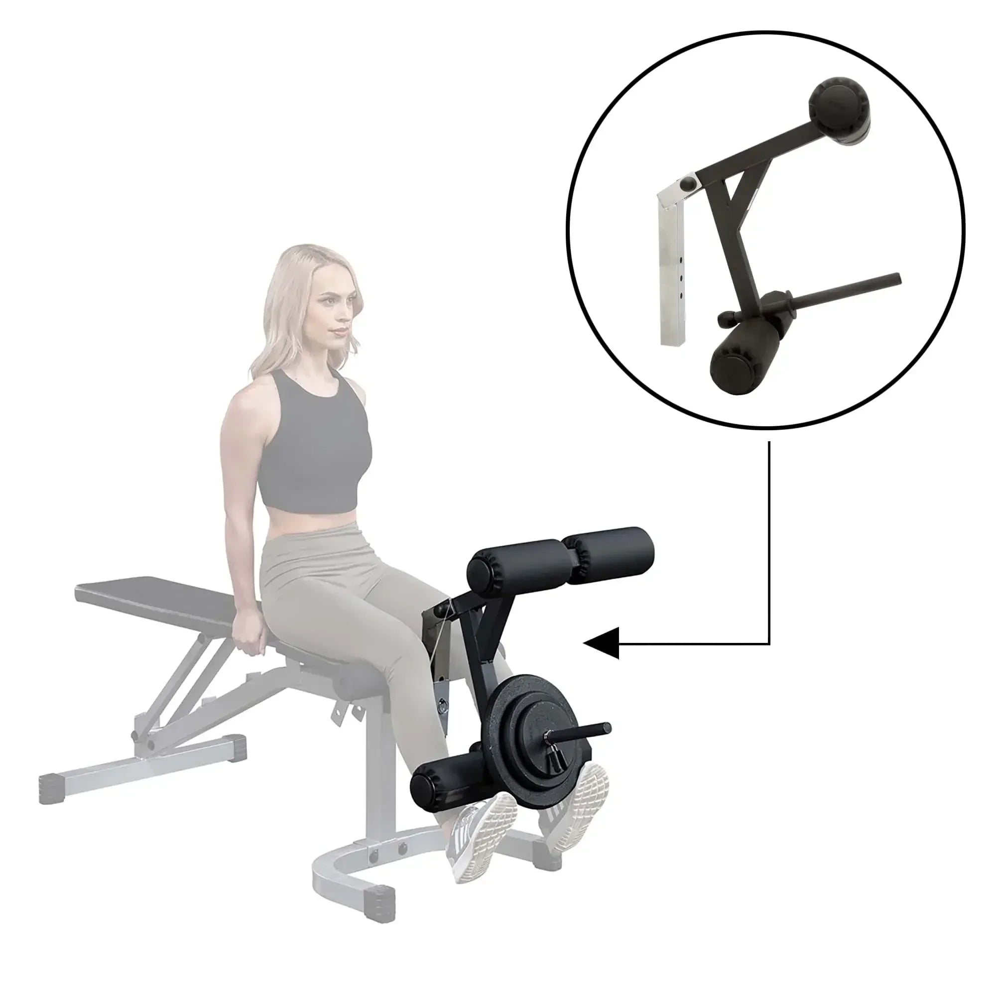 Frau trainiert mit Beinpresse-Attachment an Hantelbank – ideal für Homegym & Studio