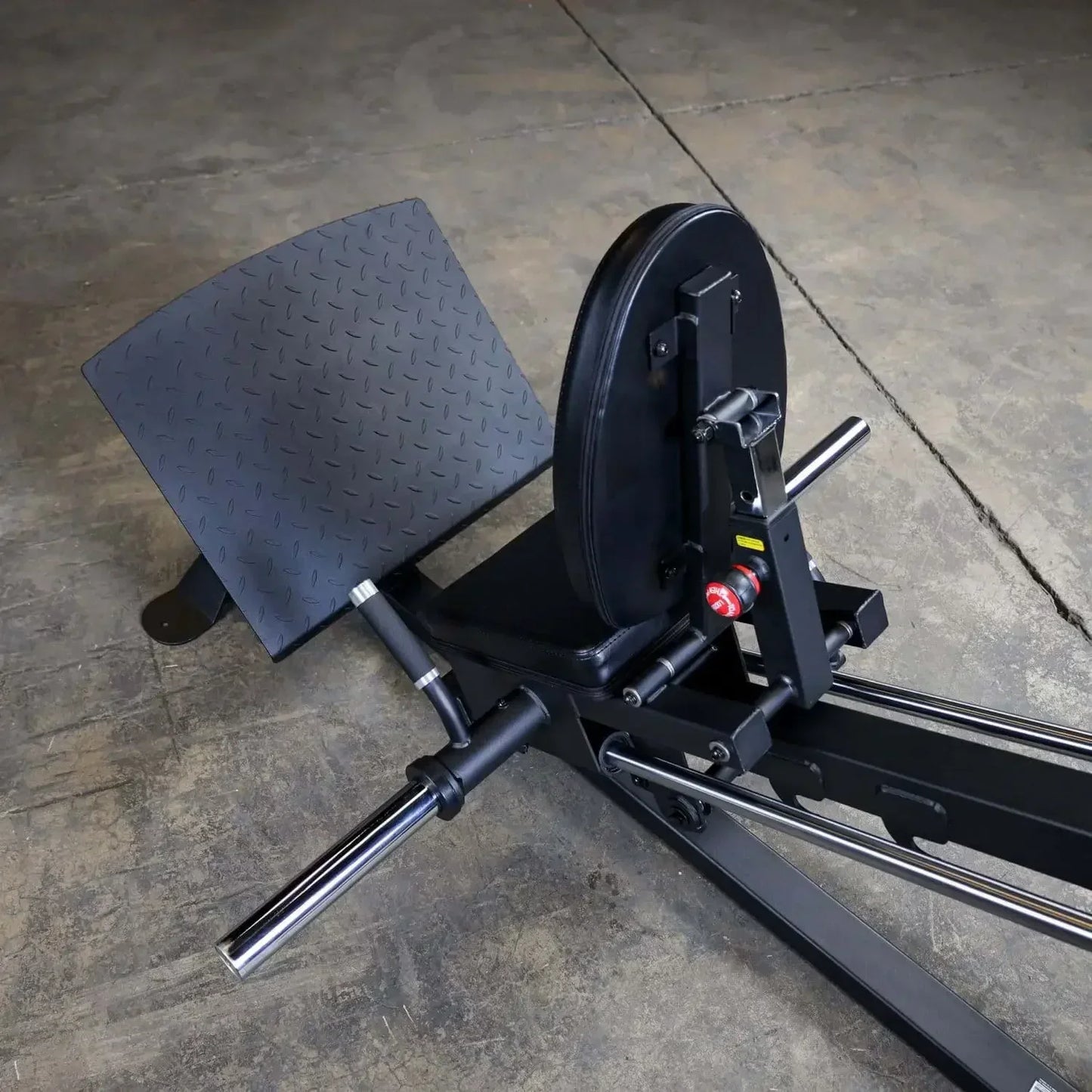 Schwarze Ruderbank mit rutschfester Fußstütze für Homegym & Studio Fitness
