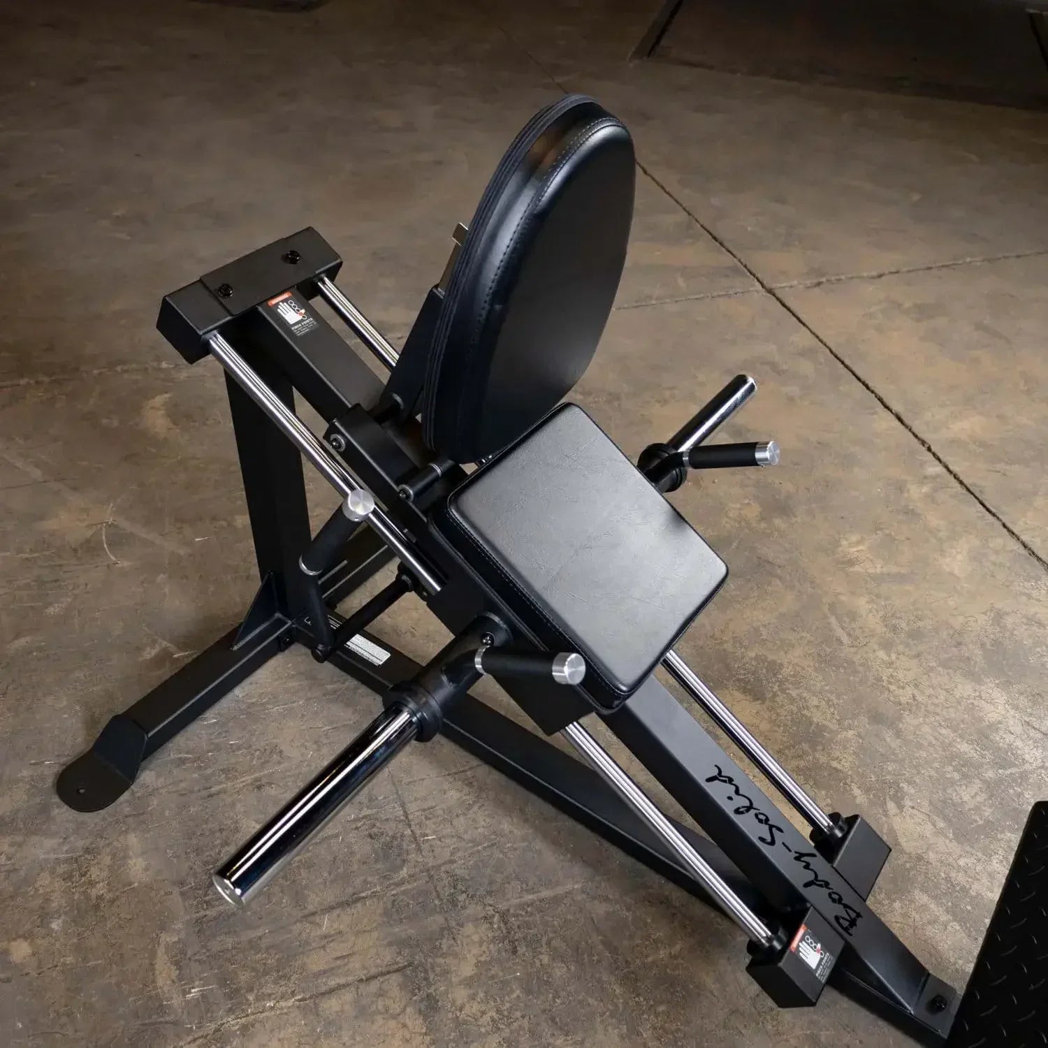 Body-Solid Beinextension Maschine für Homegym & Studio, schwarz, mit gepolstertem Sitz und verstellbaren Griffen