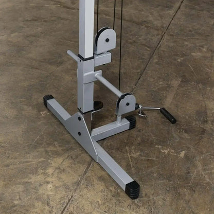 Stabile Kraftstation mit Seilzug und Griff für Homegym-Training