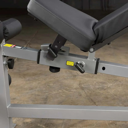 Verstellbare Hantelbank mit robustem Metallgestell für Homegym & Studio-Training