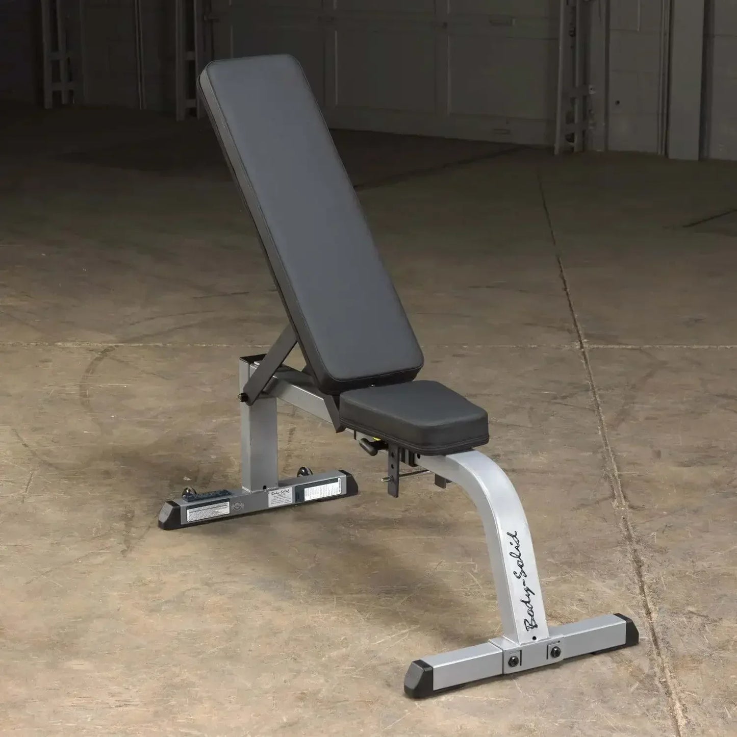 Body-Solid Hantelbank für Homegym und Studio, robustes Fitness-Kraftgerät mit verstellbarer Rückenlehne