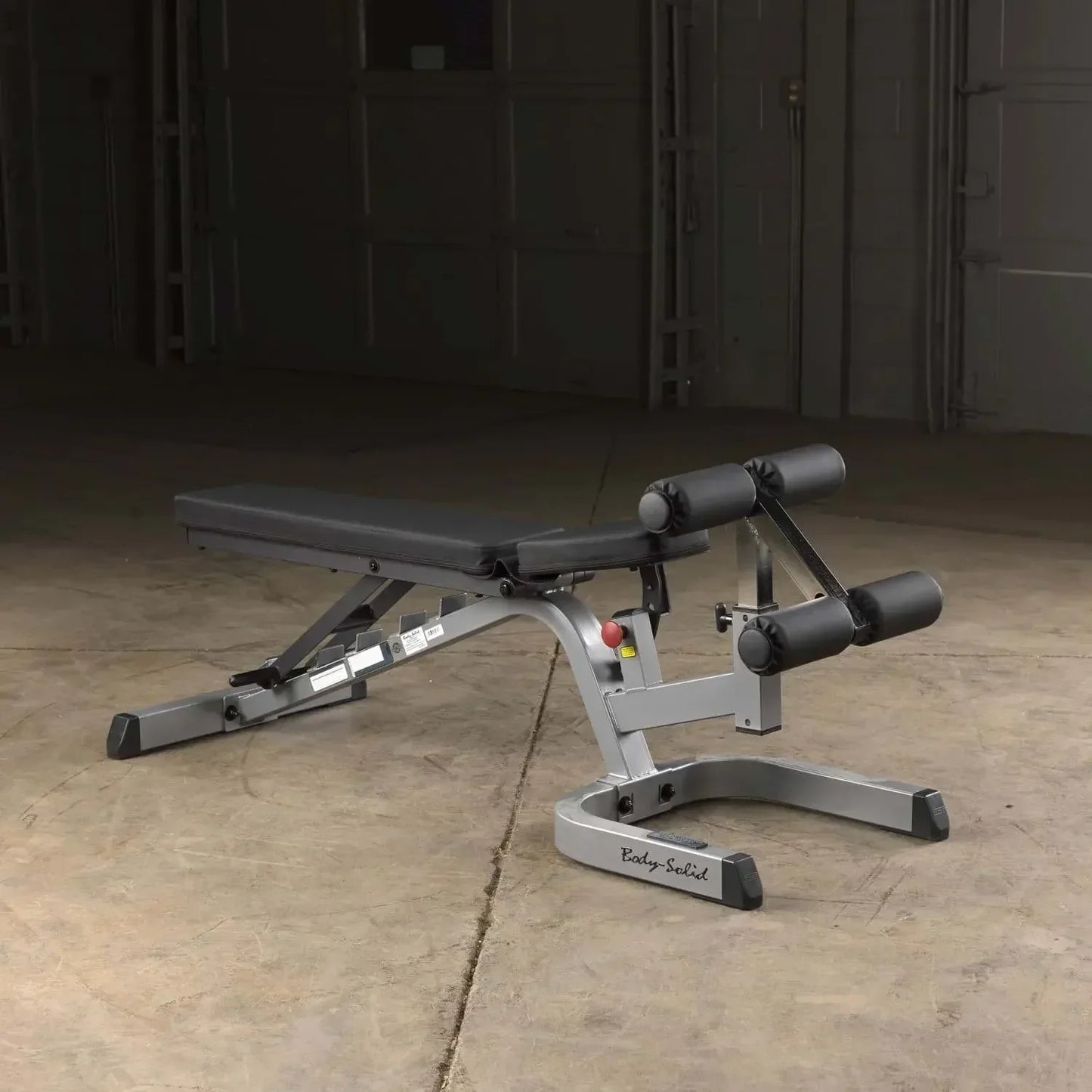 Verstellbare Hantelbank mit Beinbeuger für Homegym & Studio – robustes Fitness-Kraftgerät