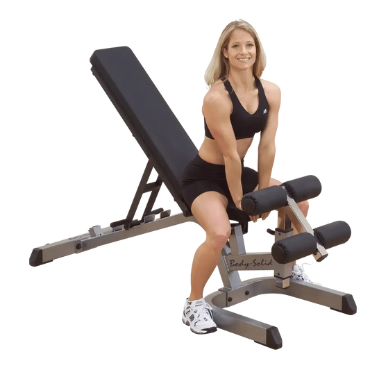 Frau auf Hantelbank mit Beinhalterung für Homegym-Training, Body-Solid Marke