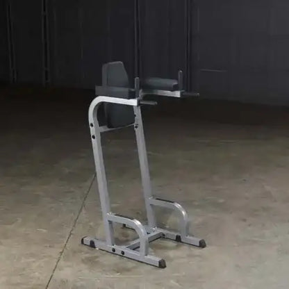 Kraftstation für Homegym mit Rückenlehne und Armstützen – ideal für Krafttraining & Fitness