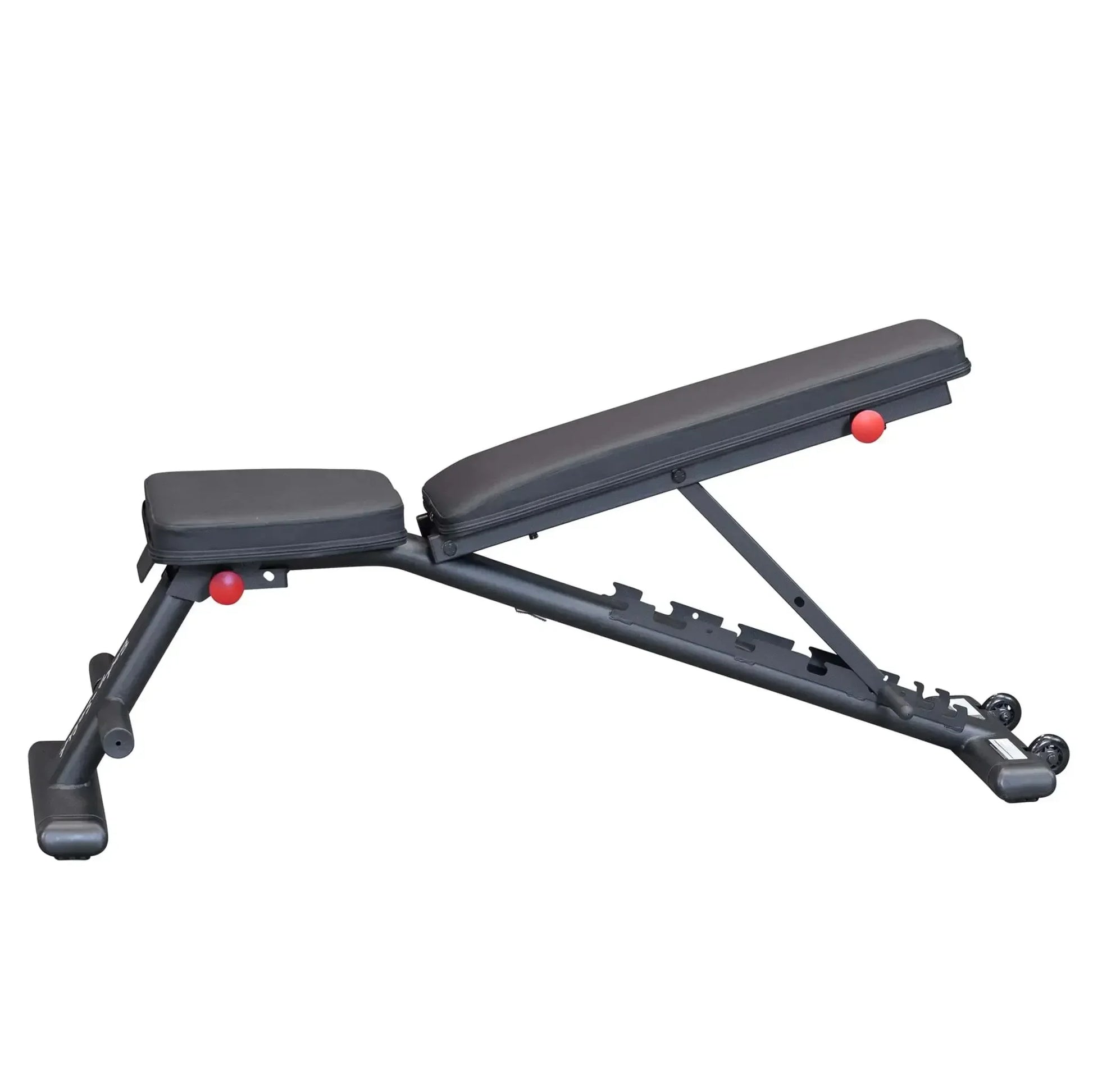 Verstellbare Hantelbank für Homegym mit roten Einstellknöpfen und Rollen, ideal für Krafttraining