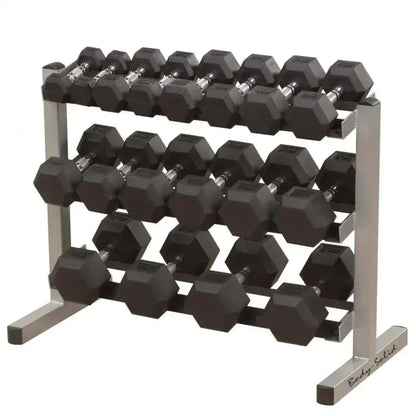 Hantelset mit Hexagon-Hanteln auf Metallständer für Homegym & Studio-Training