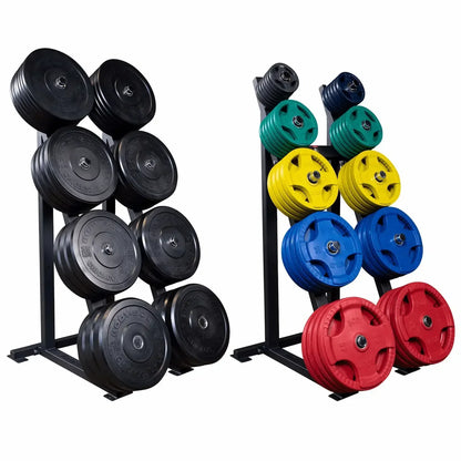 Schwarze und farbige Hantelscheiben auf Ablageständern für Homegym & Studio Training
