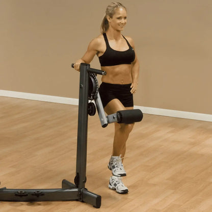 Body Solid FMH Multi-Hip-Station Übungsausführung Beinheben
