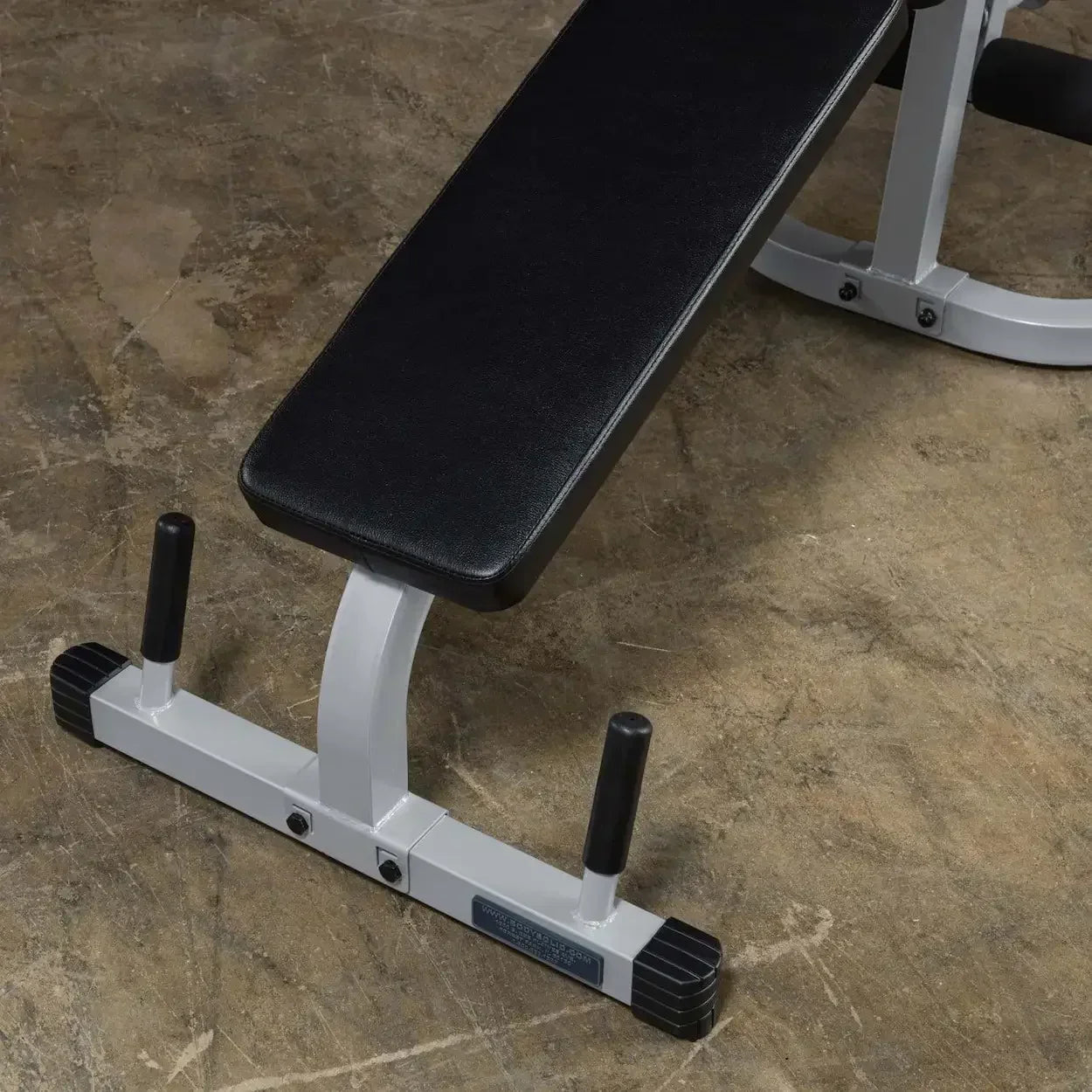 Hantelbank mit verstellbarer Rückenlehne für Homegym & Studio Training