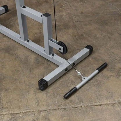 Kraftstation mit Seilzug und Griff für Homegym-Training, robustes Fitnessgerät für Kraftsport