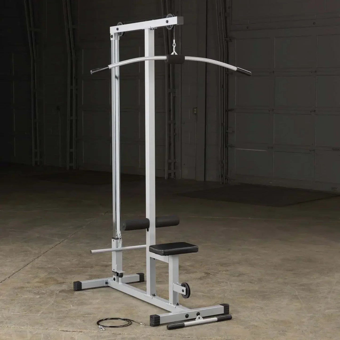 Kraftstation mit Latzug und Hantelbank für Homegym & Studio – Fitness-Kraftgerät für effektives Training