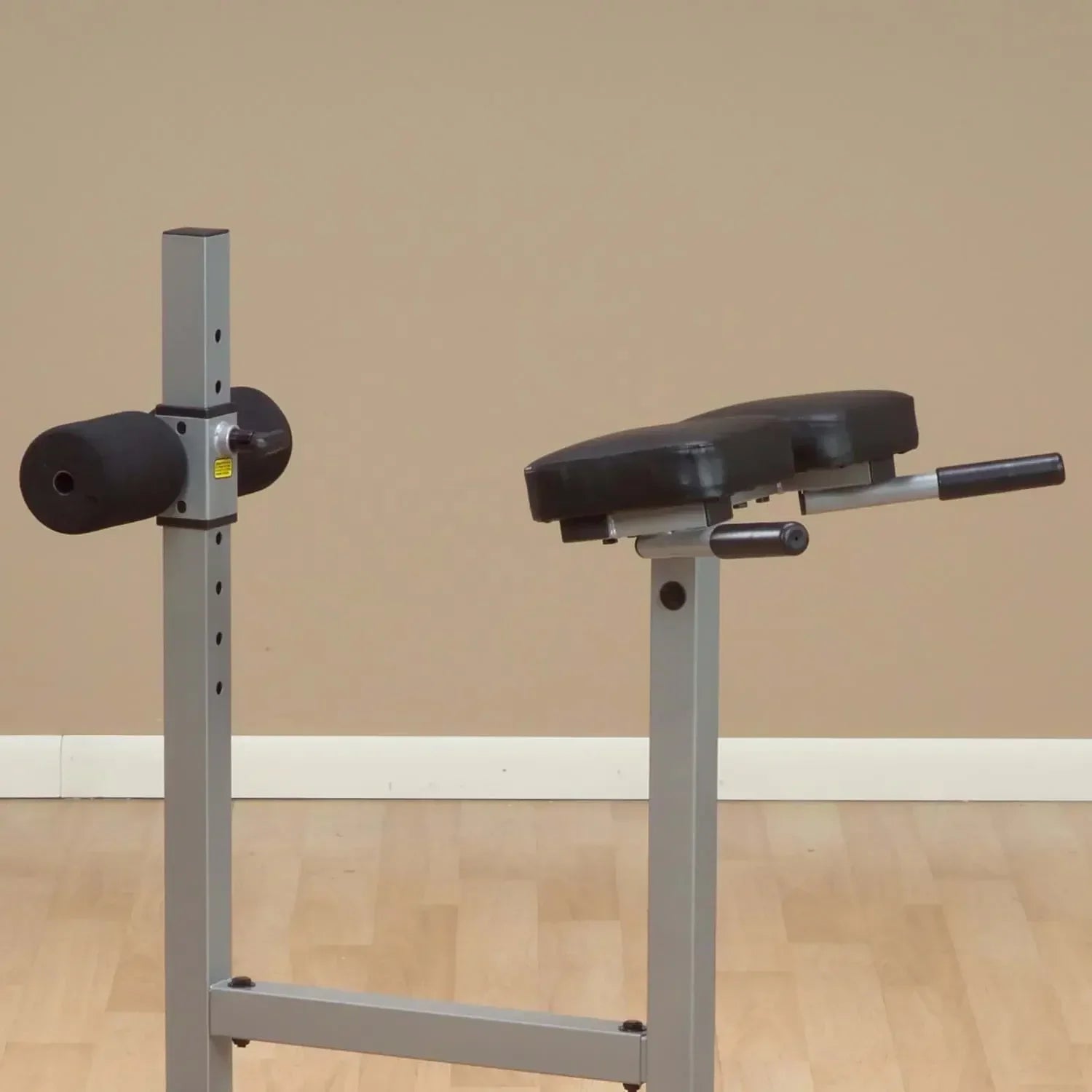 Hantelbank mit Squat-Rack für Homegym – robustes Fitness-Kraftgerät für Krafttraining