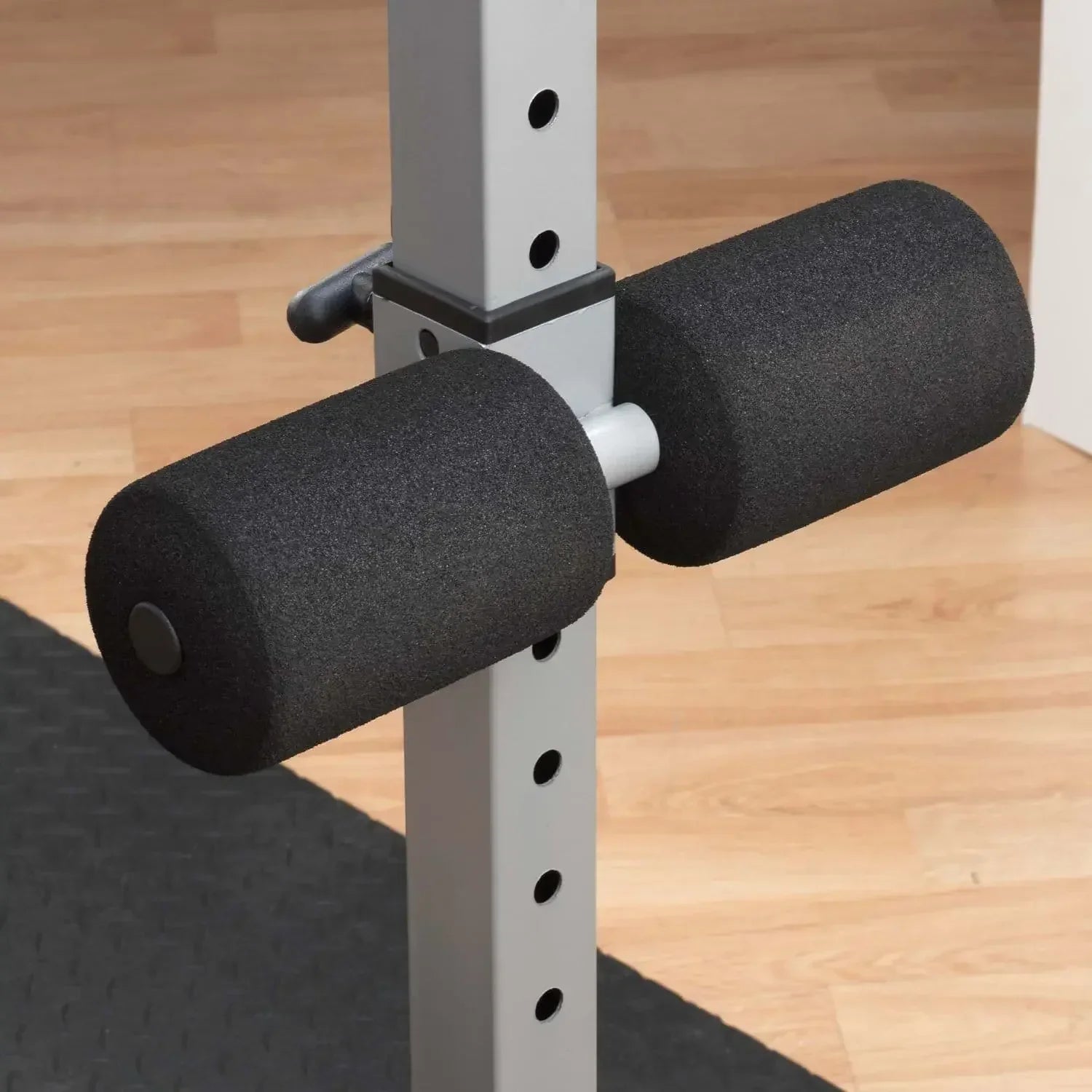 Gepolsterte Halterung für Kraftstation, ideal für Homegym & Fitness-Training
